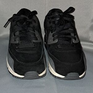 Woman's NIKE AIR MAX 90 Black and Gray Sneakers